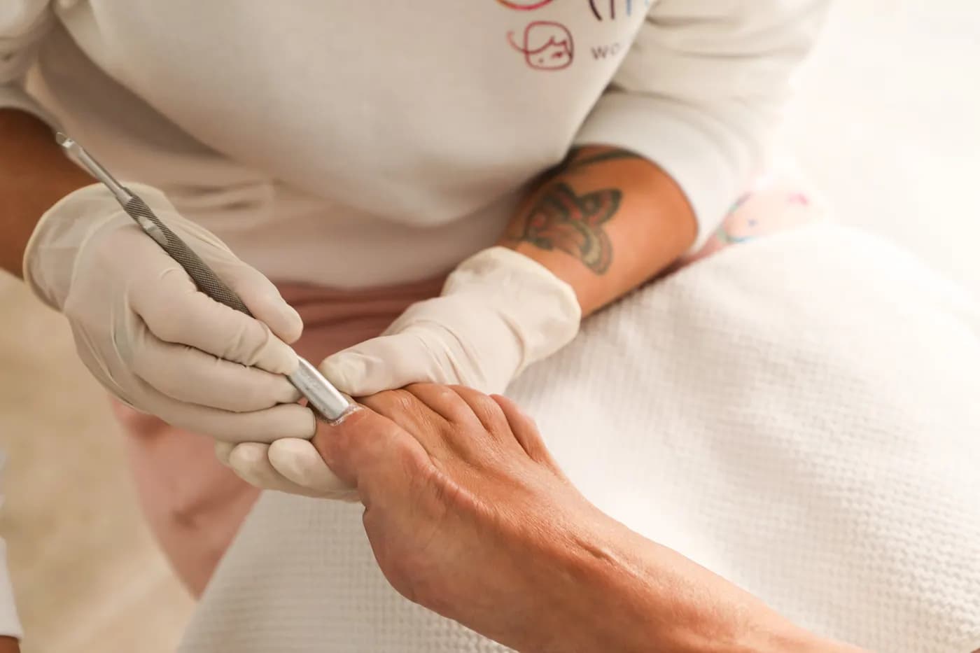 Detailed manicure service